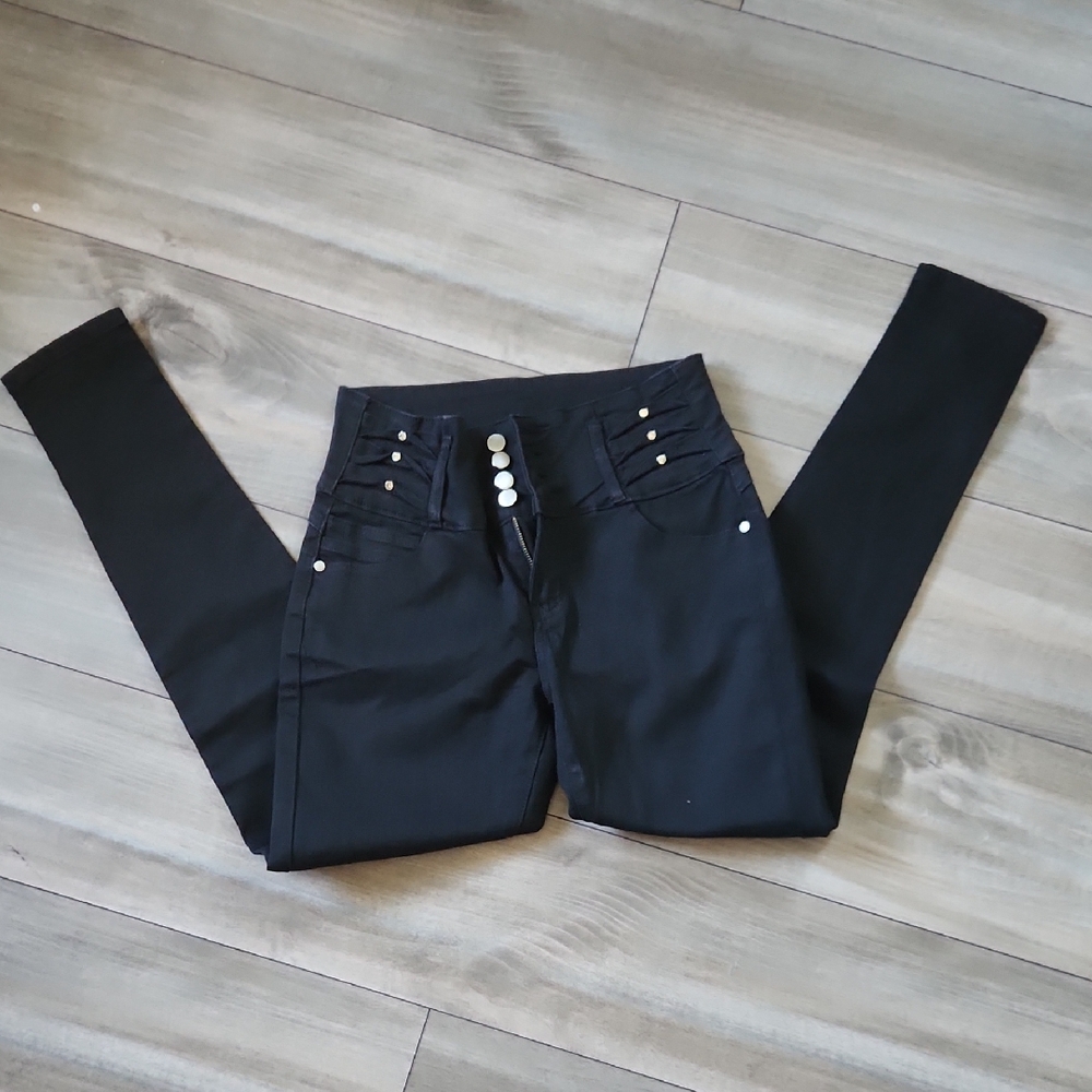 Black High-Waisted Women Jeans 7/8 NwT